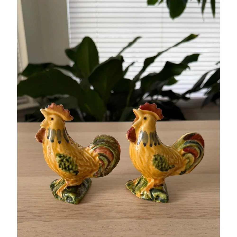 Williams Sonoma Vintage Rooster Salt and Pepper Shakers Made in Italy Ceramic